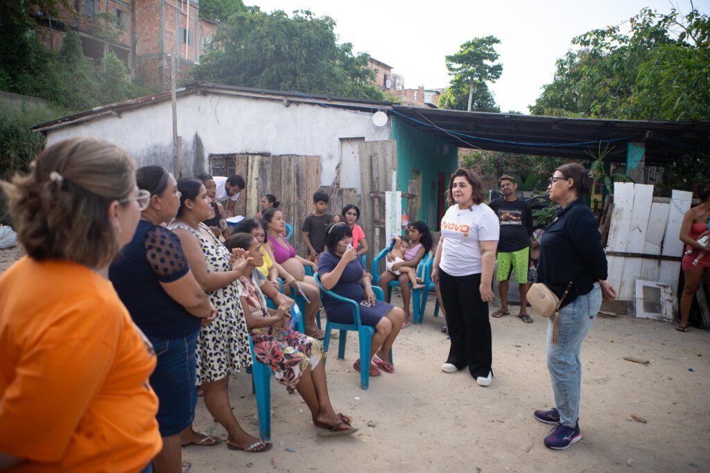 MARIA DO CARMO SEFFAIR EM CAMPANHA A PREFEITURA DE MANAUS 