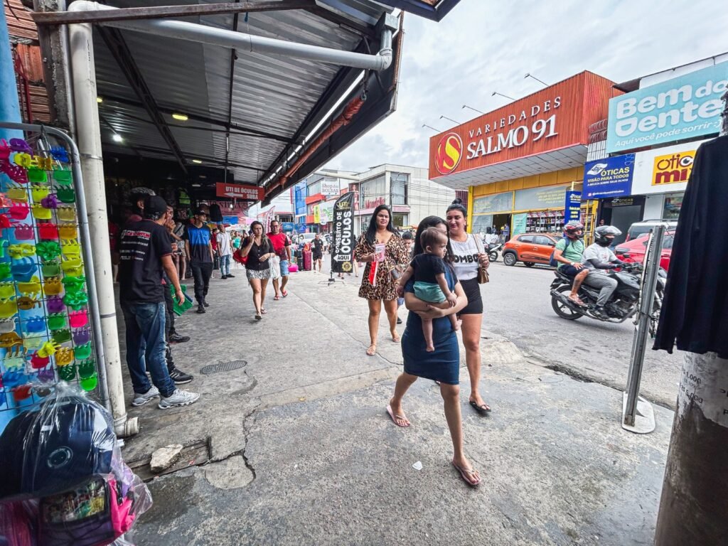 Área comercial no Manoa - (Foto: João Dejacy/ Riso de Notícias)