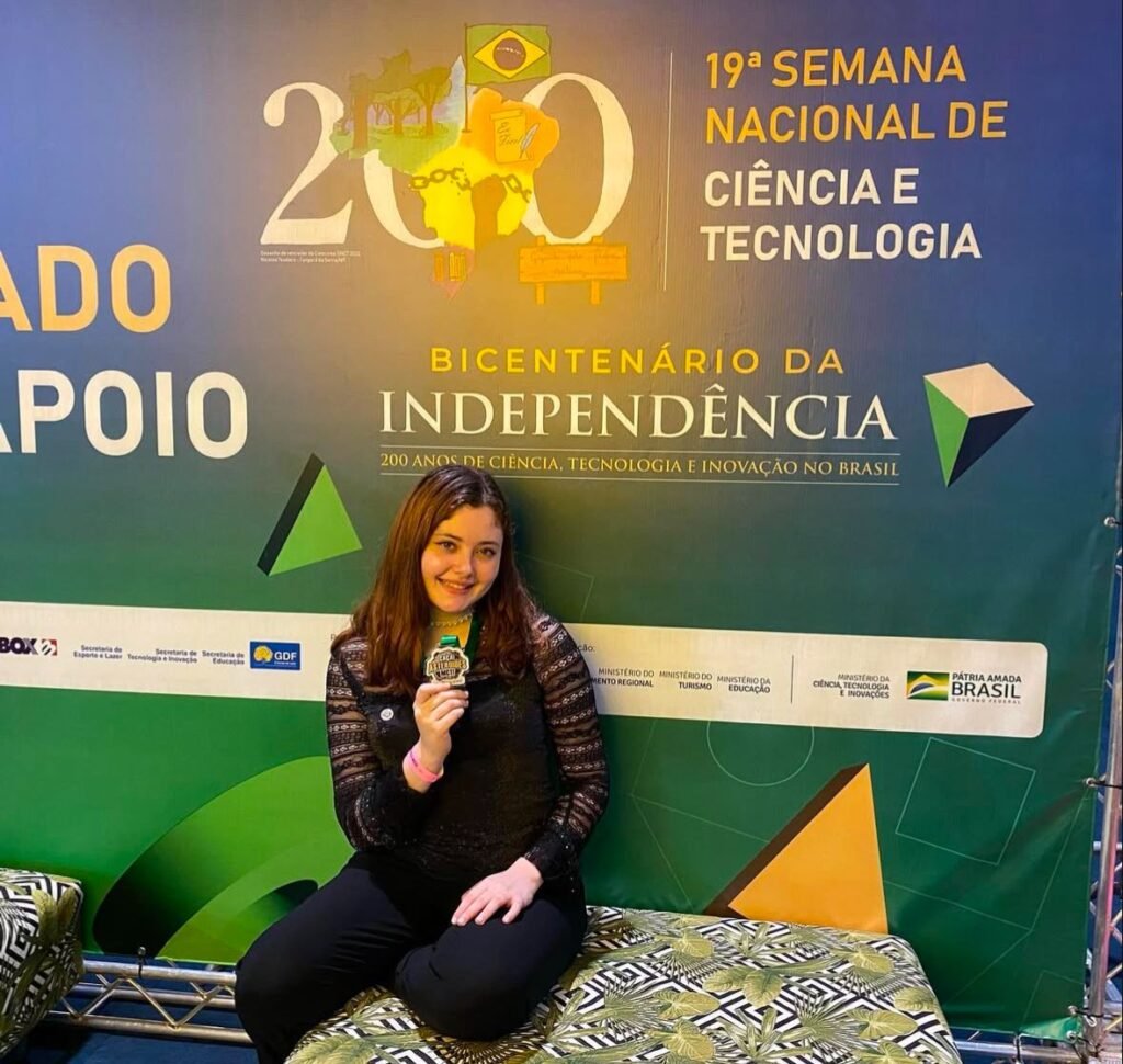 Beatriz Andrade, única manauara premiada na 19ª Semana Nacional de Ciência e Tecnologia (Foto: Reprodução/ Instagram)