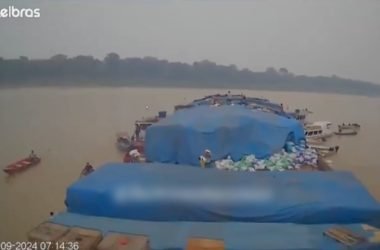 Embarcação saqueada no Amazonas